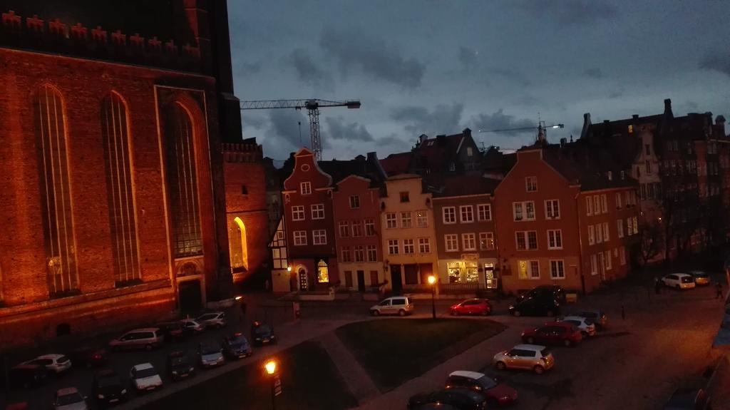 Apartment In Old Town - View Of Mariacki Church Gdansk Bagian luar foto