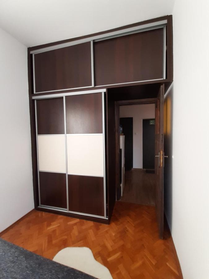 Apartment In Old Town - View Of Mariacki Church Gdansk Bagian luar foto